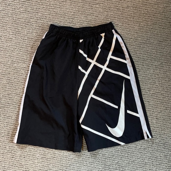 nike youth xl shorts
